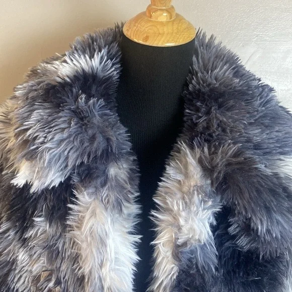 Wild Fable Faux Fur Open Front Jacket Black Gray & White Sz L NWT - Picture 2 of 6
